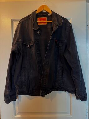 Levi's Men's Standard Fit Denim Trucker Jacket - Black